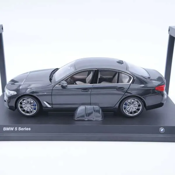 BMW minijatura serija 5 Bluestone Metalic 